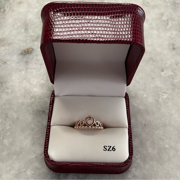 Pandora Princess Tiara Crown Ring - Picture 7 of 13